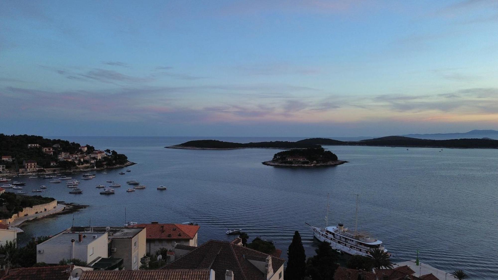 Forr Apartments - Hvar, Croatia フヴァル エクステリア 写真