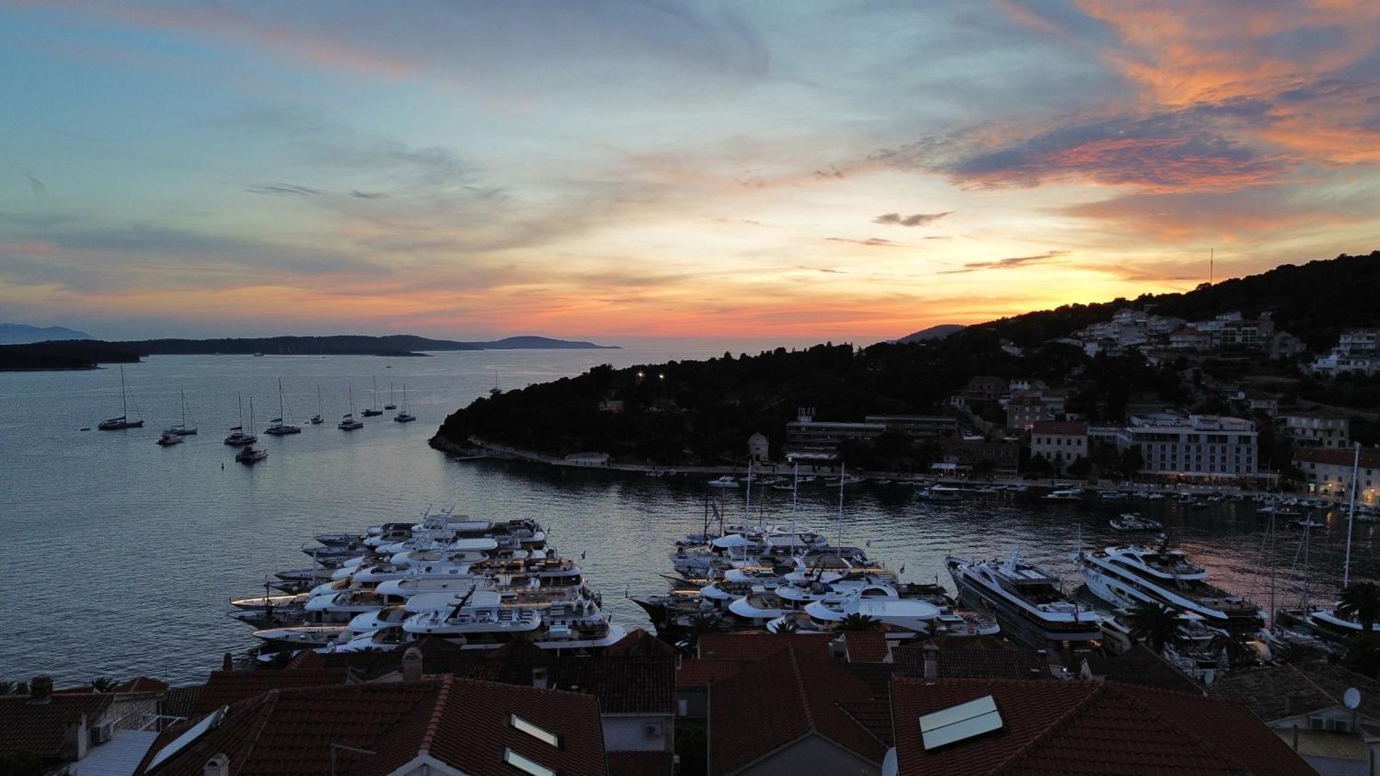 Forr Apartments - Hvar, Croatia フヴァル エクステリア 写真