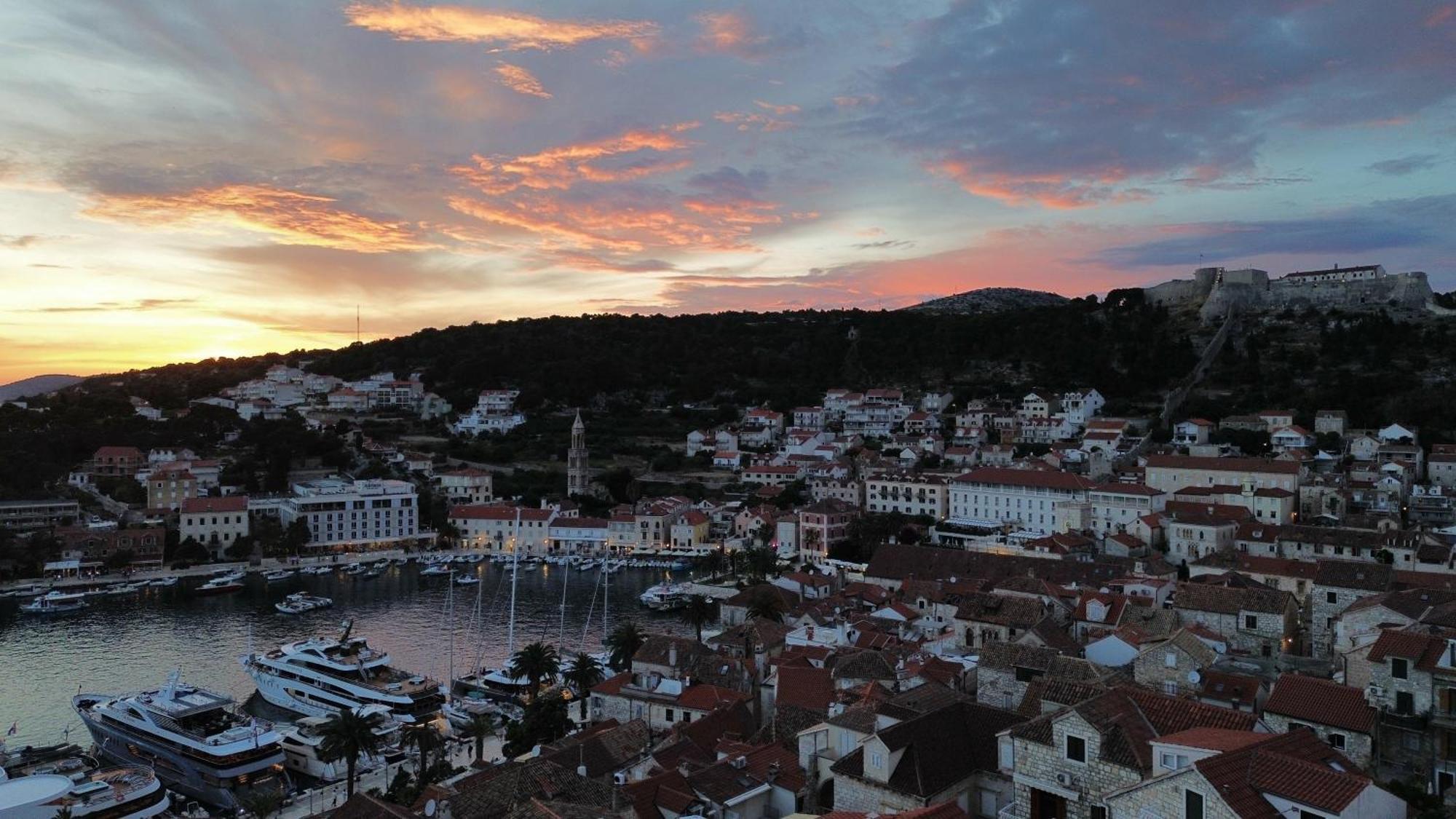 Forr Apartments - Hvar, Croatia フヴァル エクステリア 写真