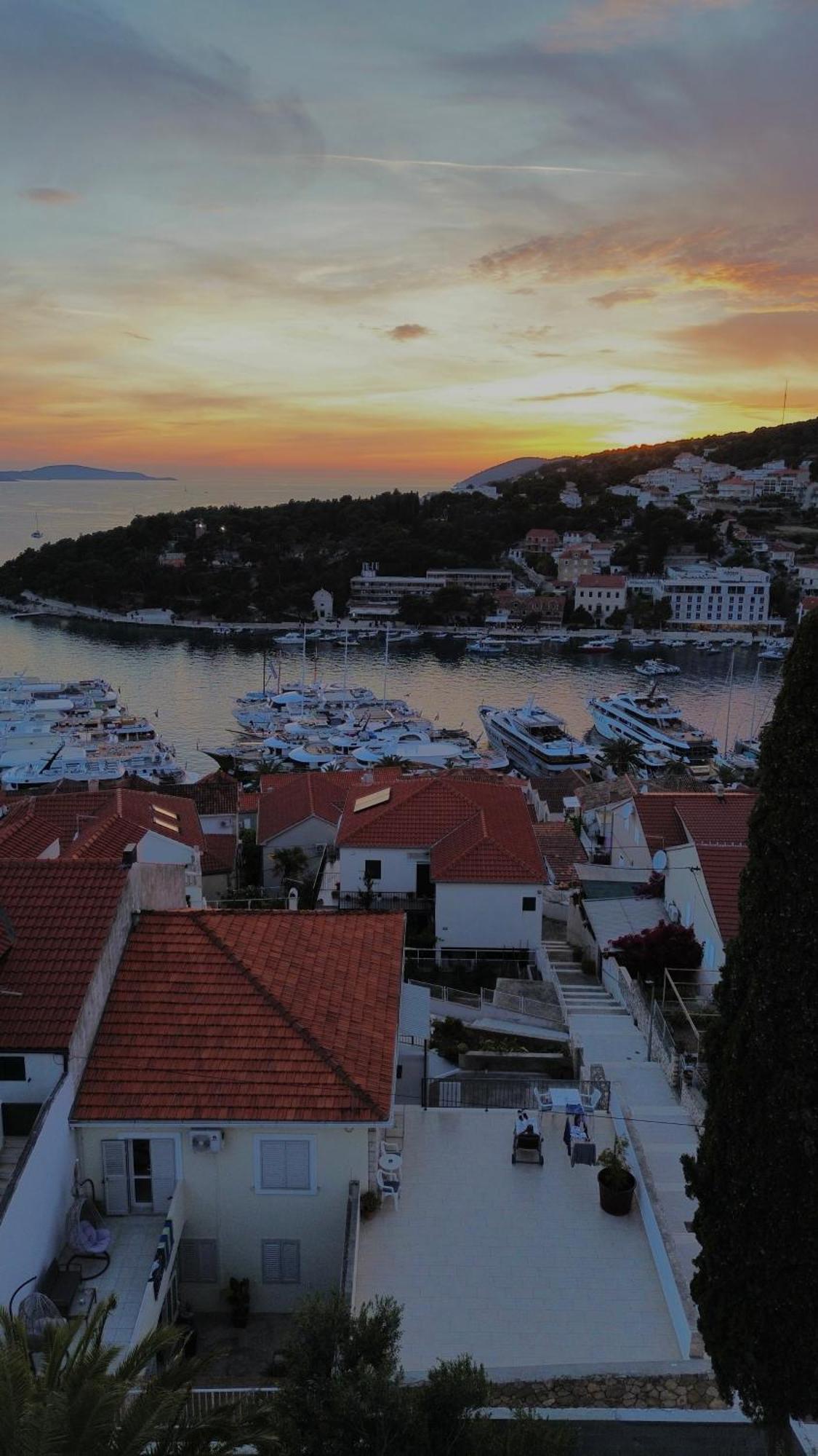 Forr Apartments - Hvar, Croatia フヴァル エクステリア 写真